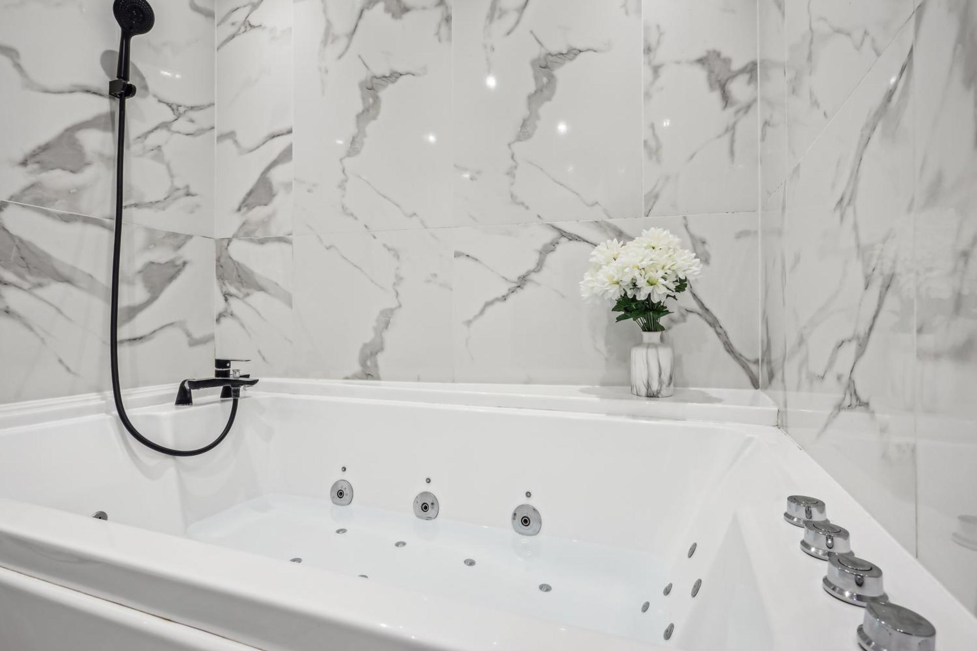 Studio Avec Jacuzzi & Vue Sur Le Parc Soubiran Dammarie le Lys Bagian luar foto